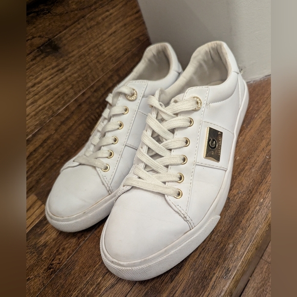 GBG Los Angeles White Sneakers with Gold Logo & Rhinestone Embellishment Sz 9 - Picture 12 of 15